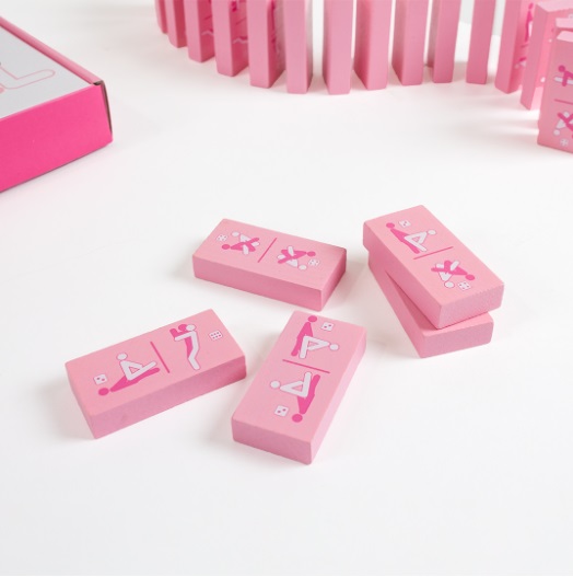 BRINCADEIRAS JOGOS Jogo de Domin&oacute; em Madeira Kinky Jogo de Domin&oacute; em Madeira Kinky
